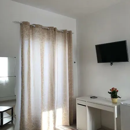 Deluxe