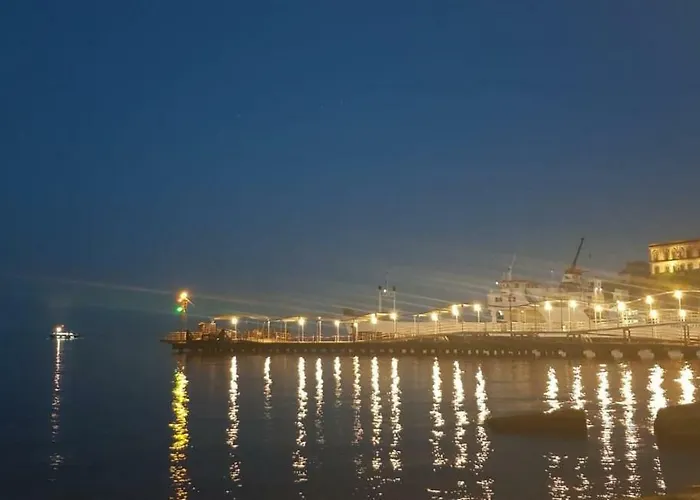 Deluxe Πανσιόν Λίπαρι